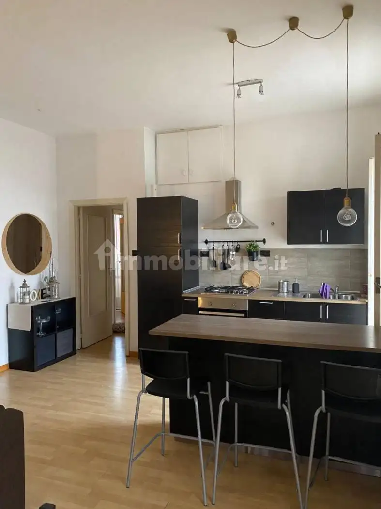 Palazzo - Edificio in affitto a Catania