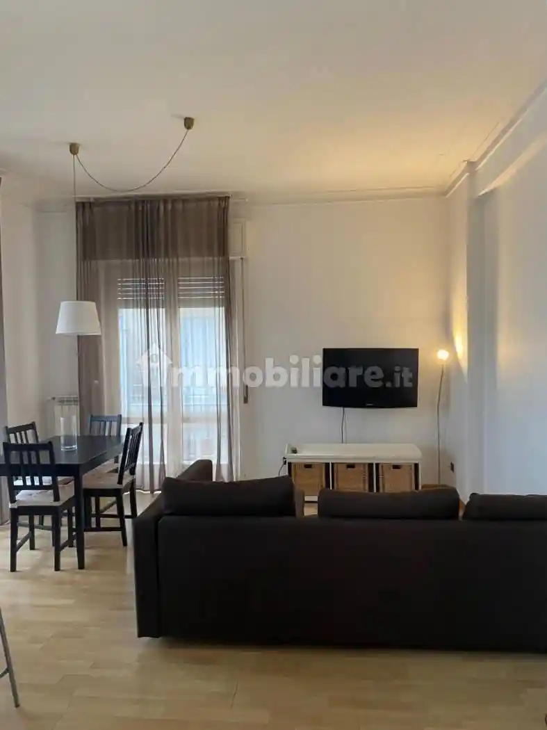 Palazzo - Edificio in Affitto - foto 4