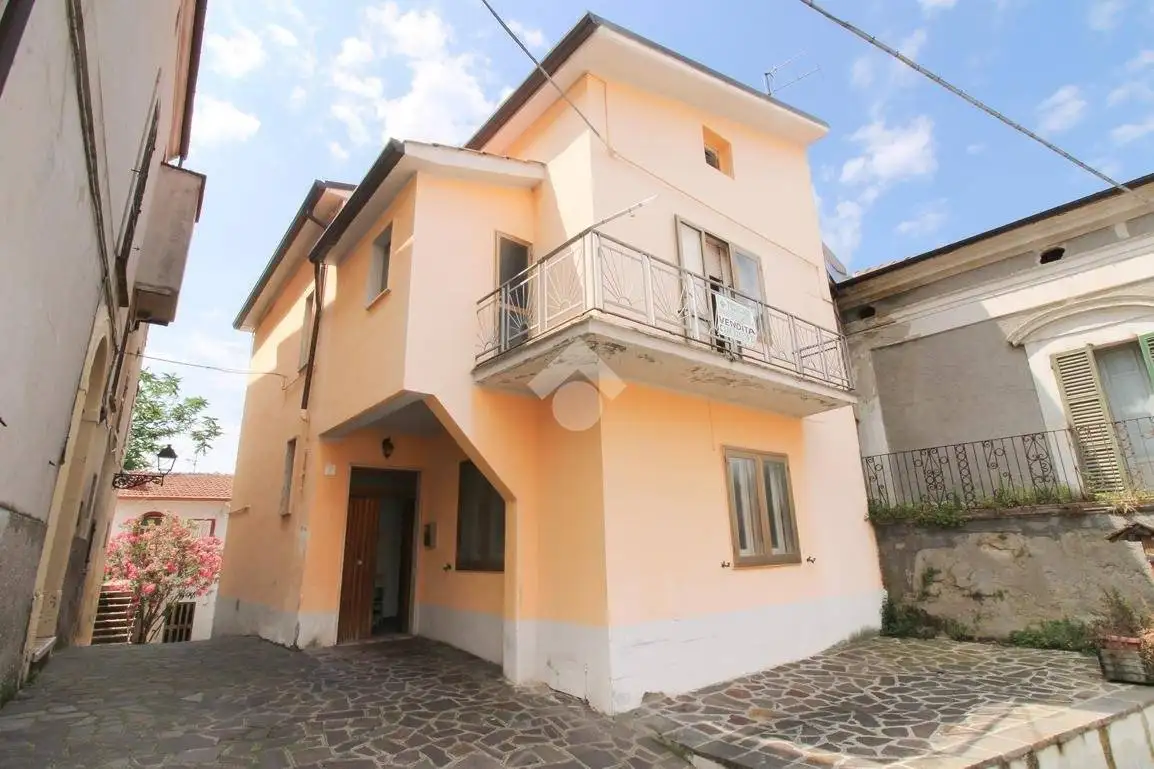 Casa indipendente in vendita a Canosa Sannita