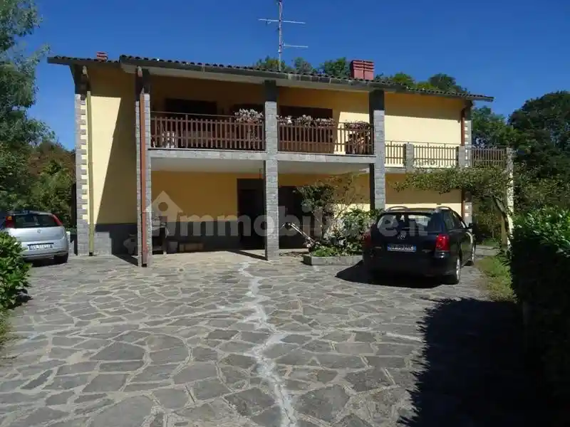 Villa in vendita a Luino