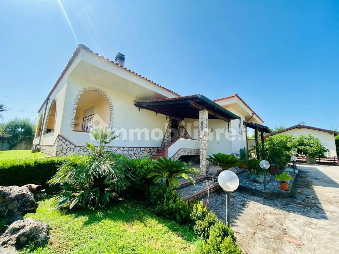 Villa in vendita a Latina