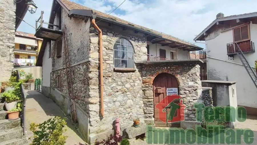 Casa indipendente in vendita a Quarna Sotto