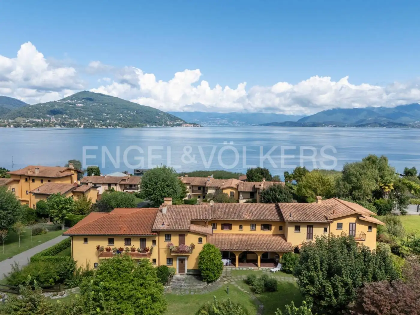 Villa in affitto a Ranco