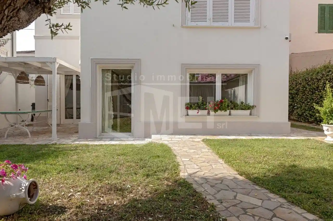 Villa in vendita a Livorno