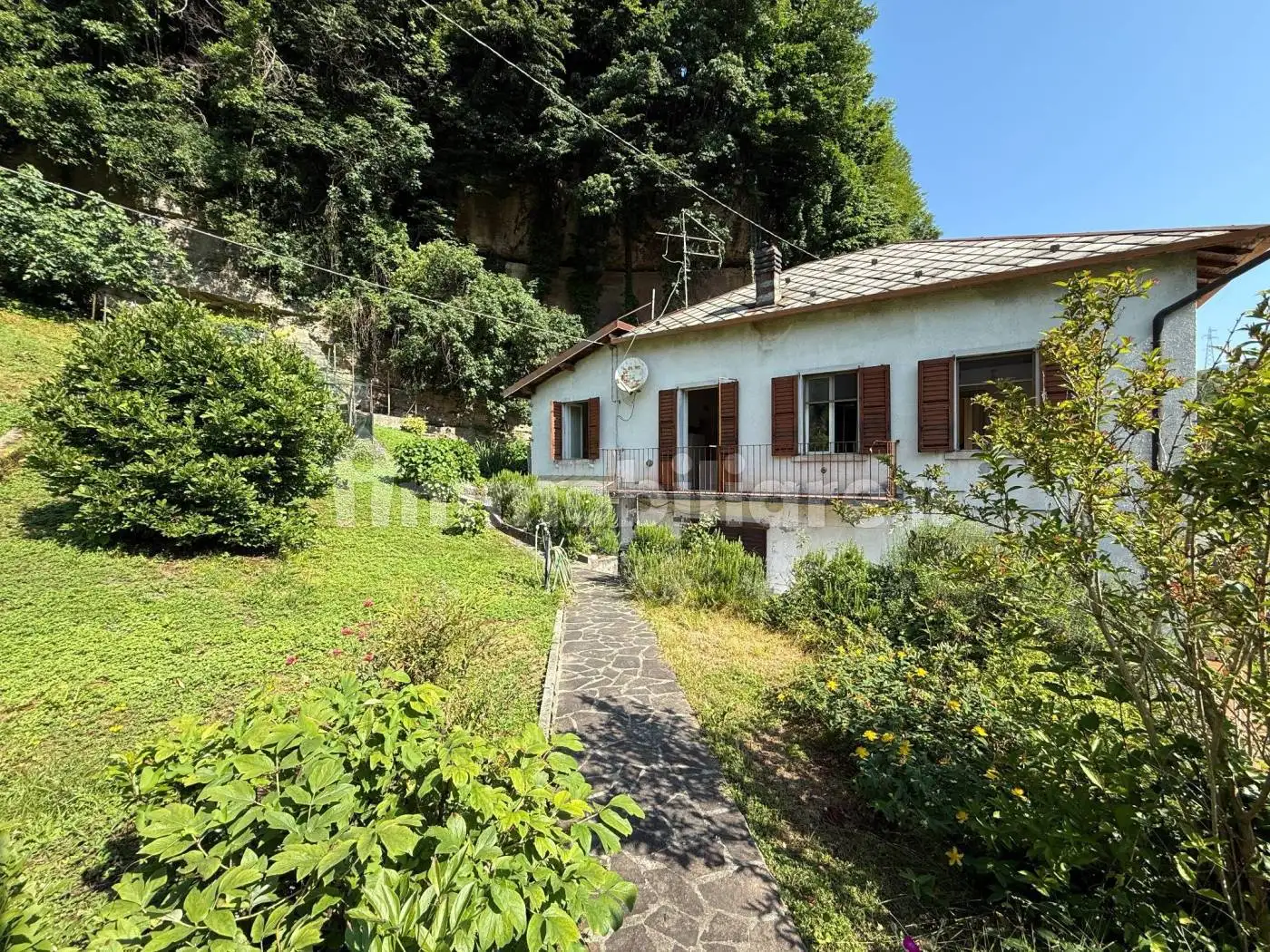 Villa in vendita a Camerata Cornello