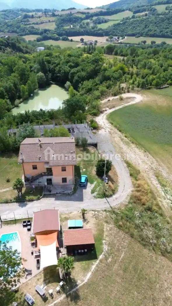 Casa indipendente in vendita a Sassoferrato