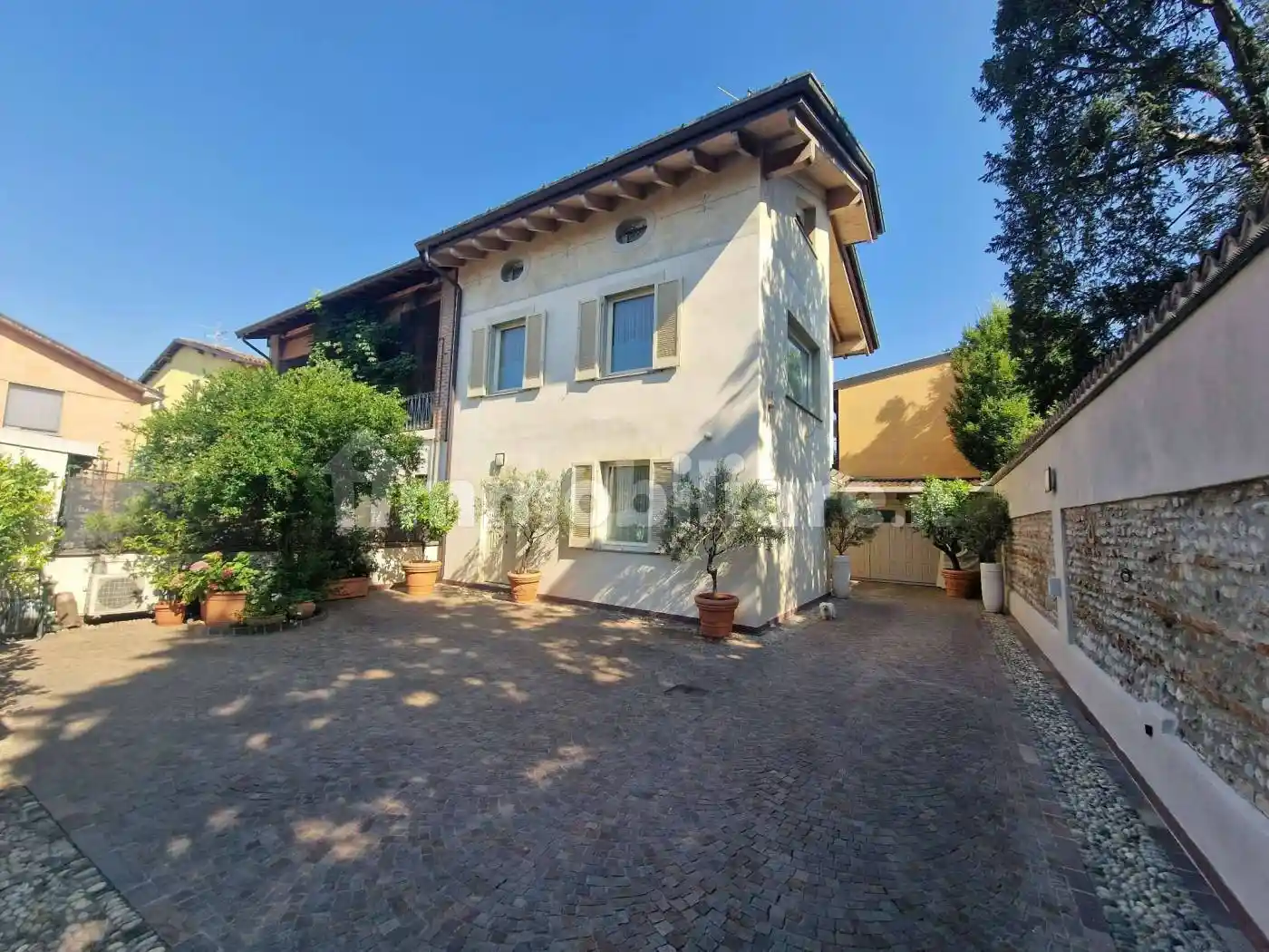 Villa in vendita a Calvenzano