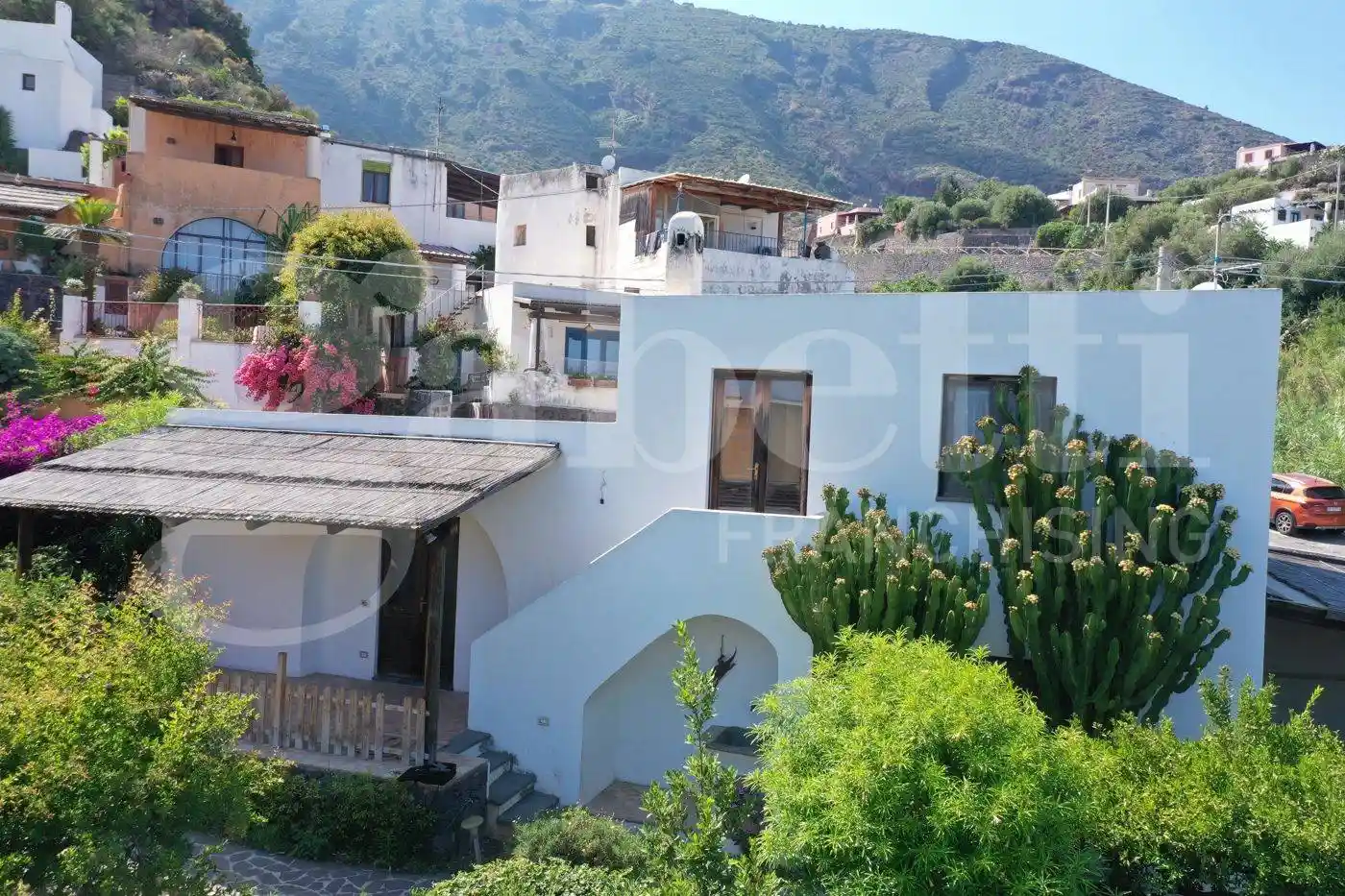 Casa indipendente in vendita a Santa Marina Salina