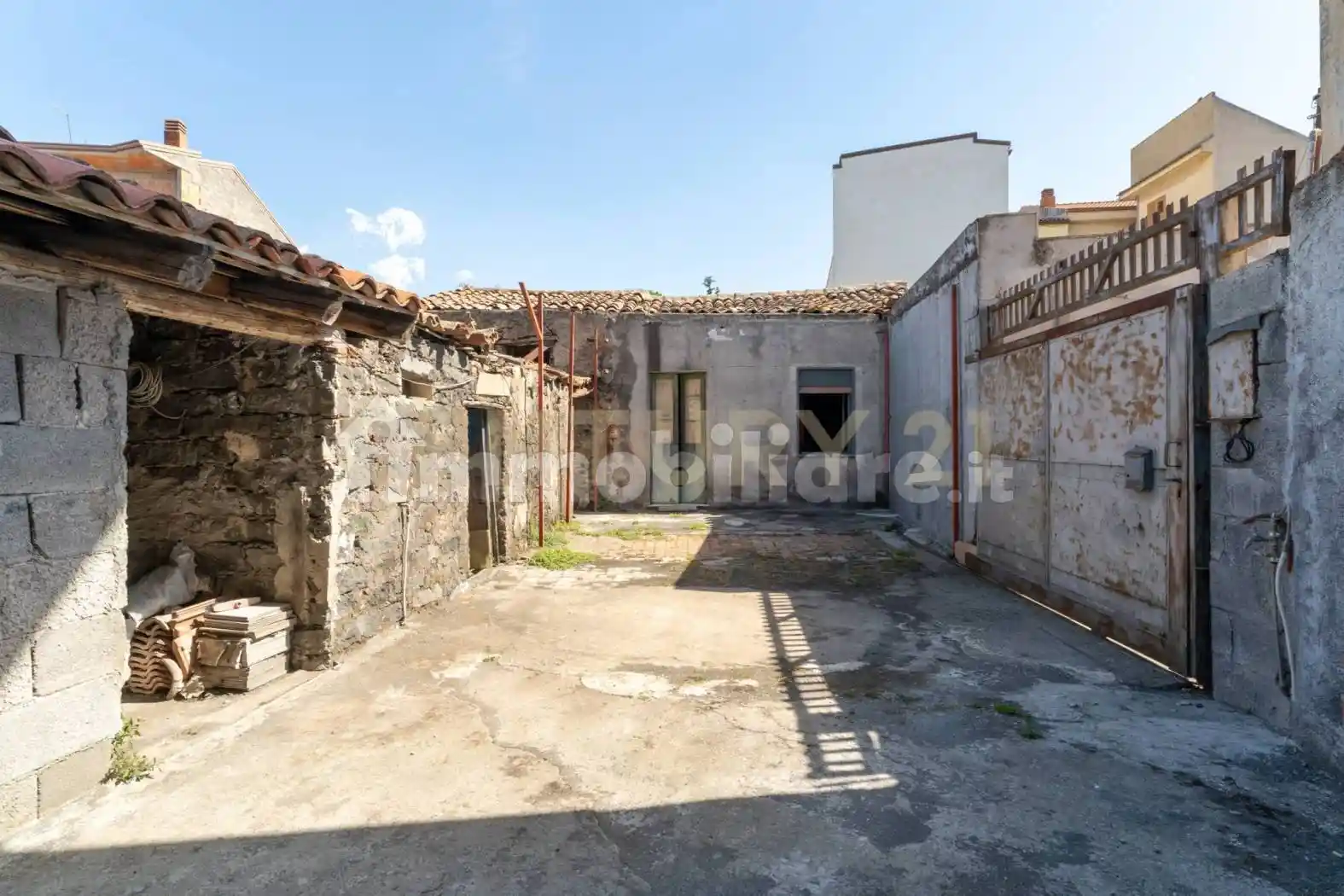 Villa in vendita a Camporotondo Etneo