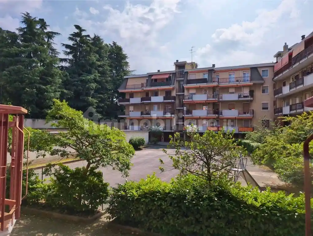 Appartamento in vendita a Carugate