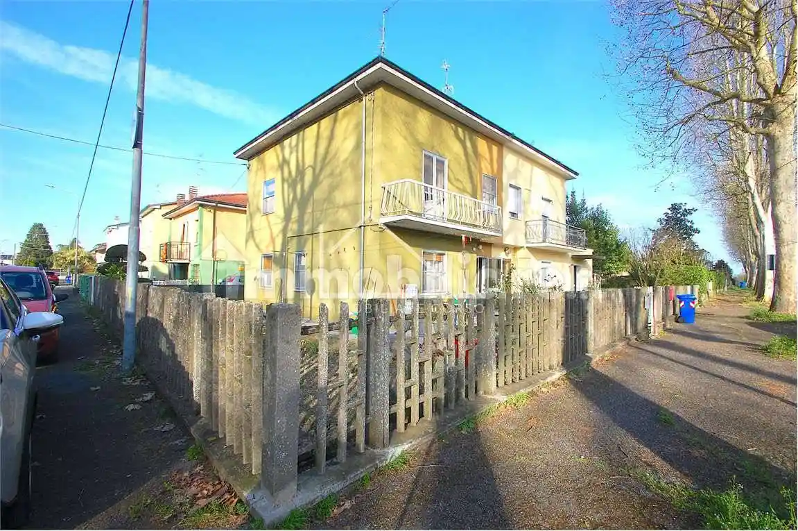 Villetta a schiera in vendita a Novi di Modena