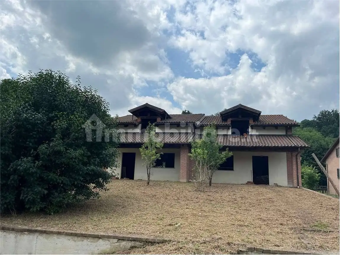 Villa in vendita a Monale
