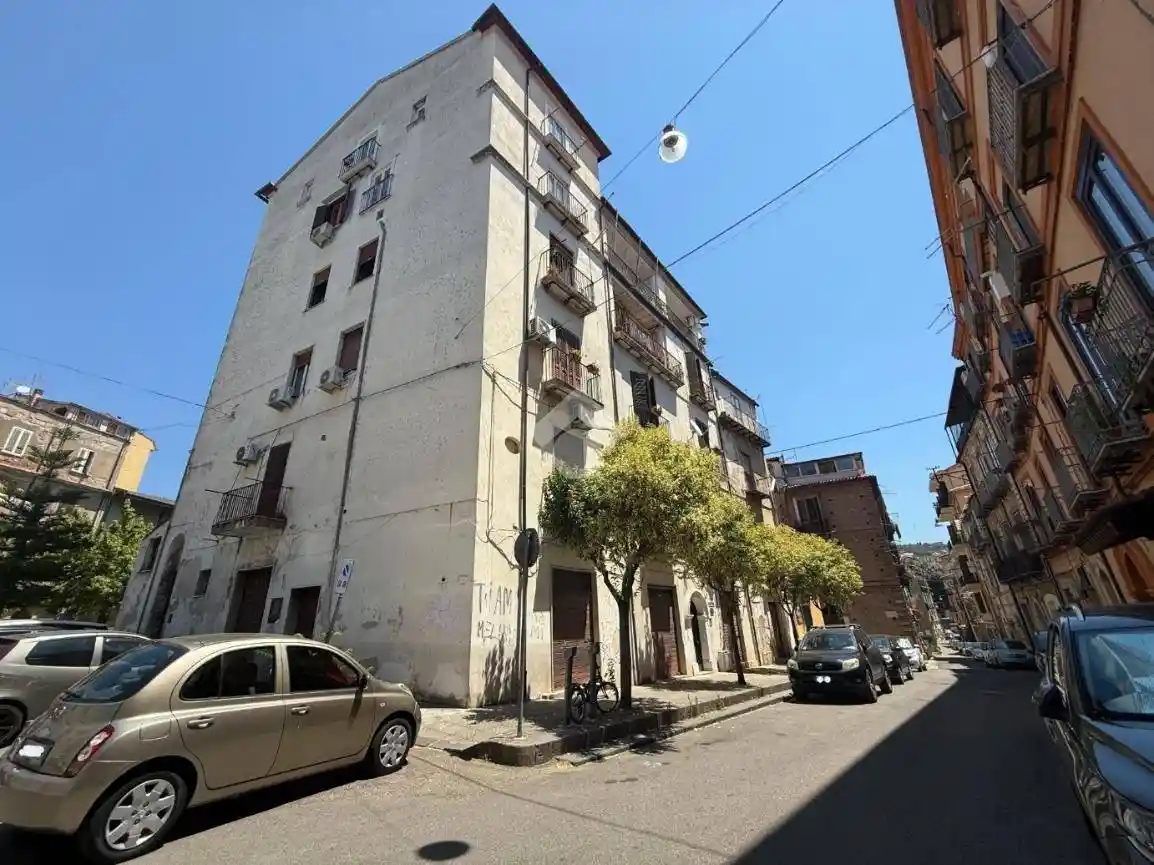 Trilocale via Rivocati 48, Centro Storico, Cosenza - foto 3