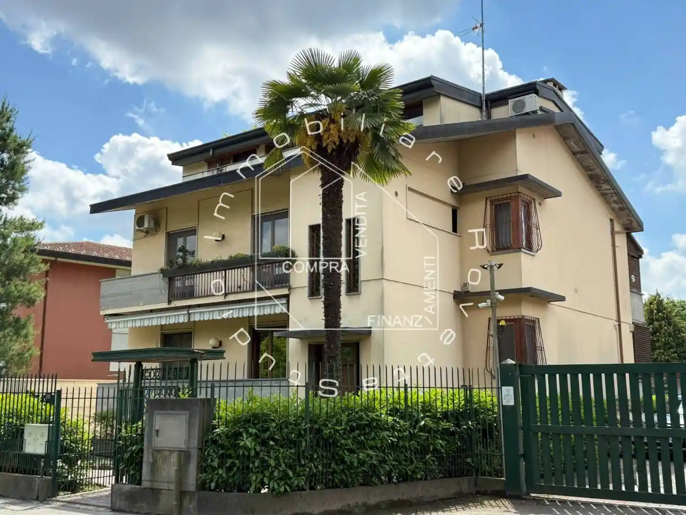 Villa in vendita a Cardano al Campo