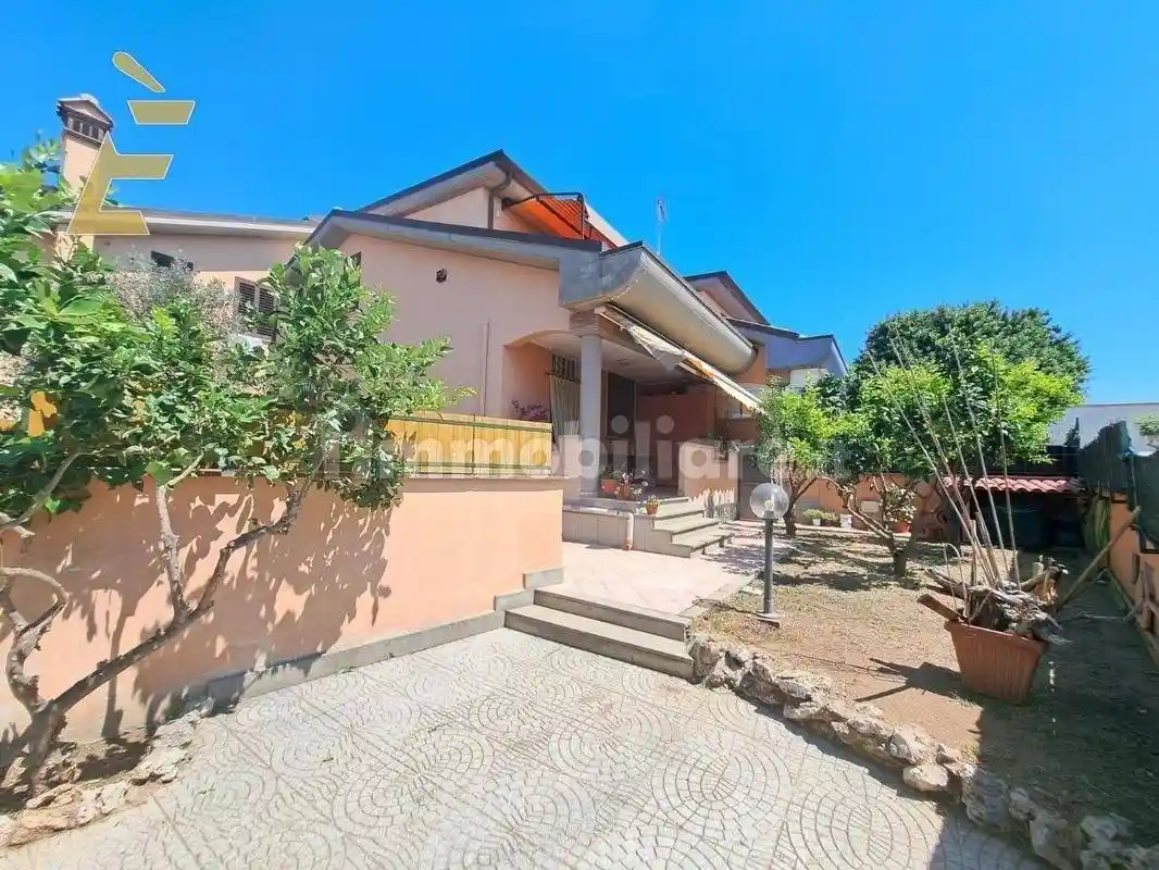 Villetta a schiera in vendita a Ardea