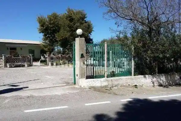 Casa indipendente in vendita a Pettineo