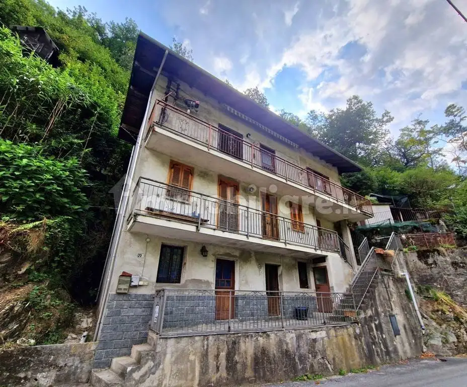 Casa indipendente in vendita a Valstrona