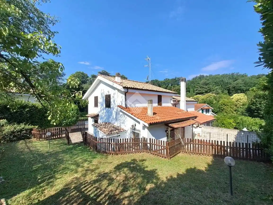 Villa in vendita a Rignano Flaminio