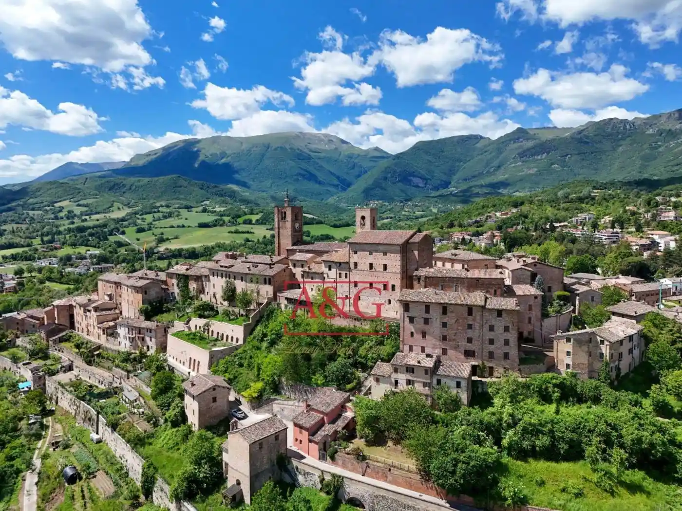 Casa indipendente in vendita a Sarnano
