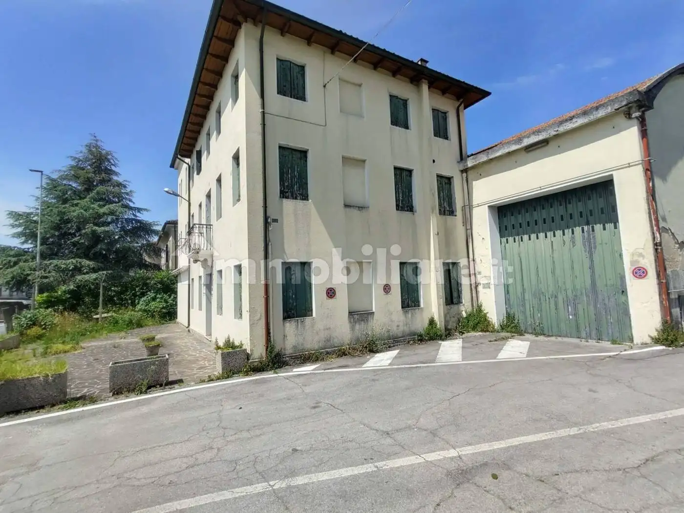 Palazzo - Edificio in vendita a Fonte