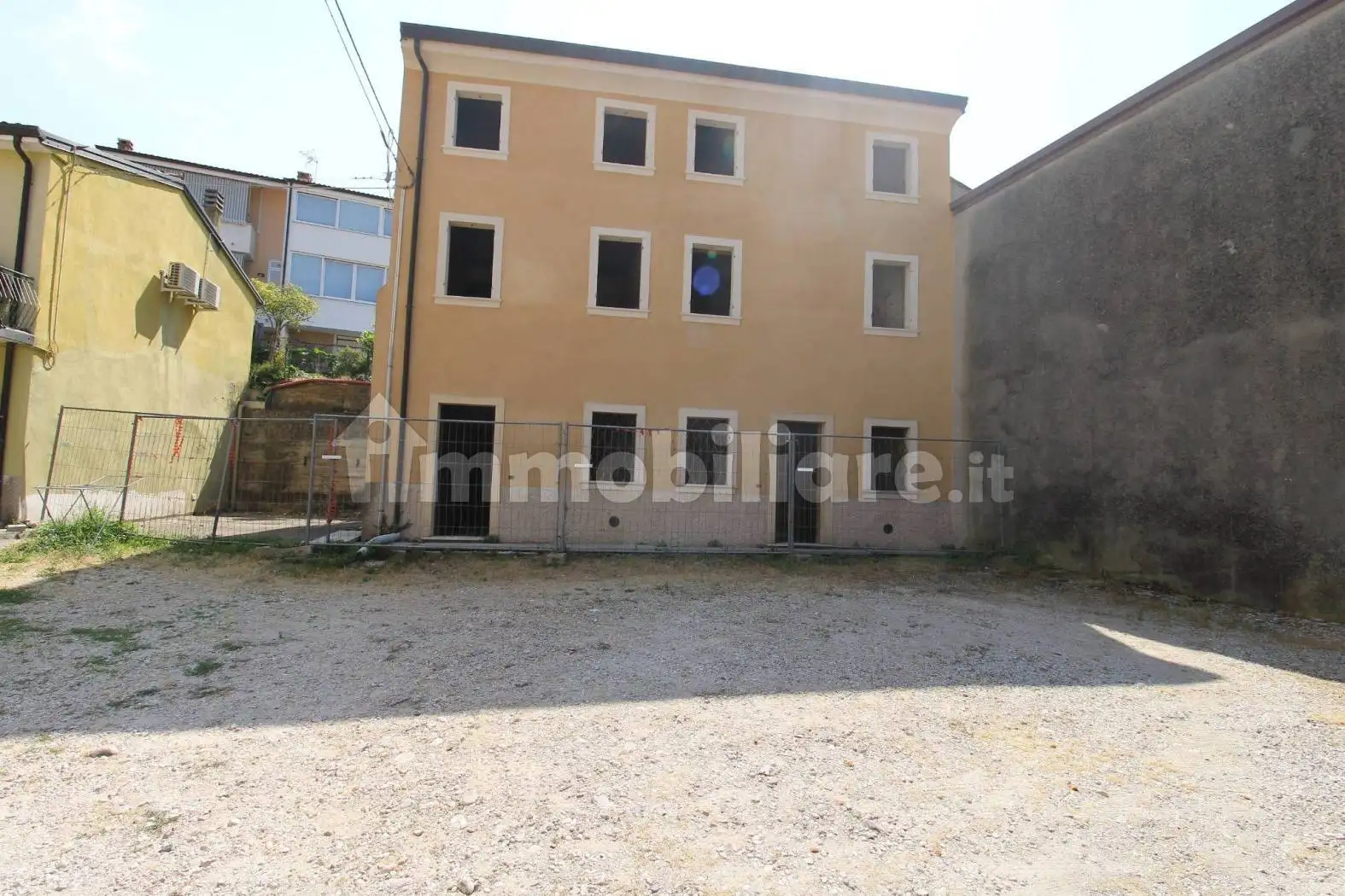 Casa indipendente in vendita a Cazzano di Tramigna