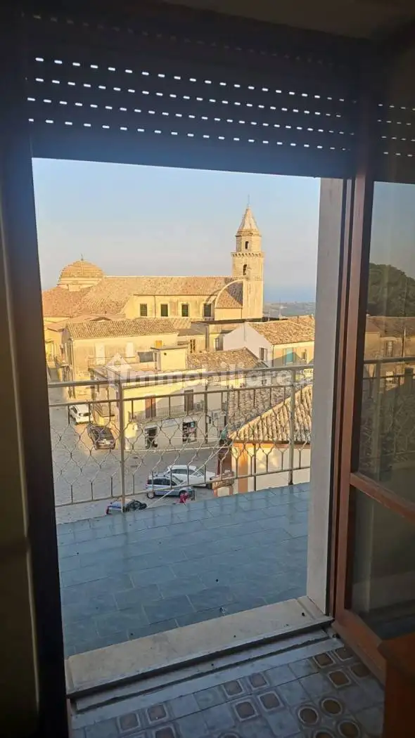 Appartamento in affitto a Cropani