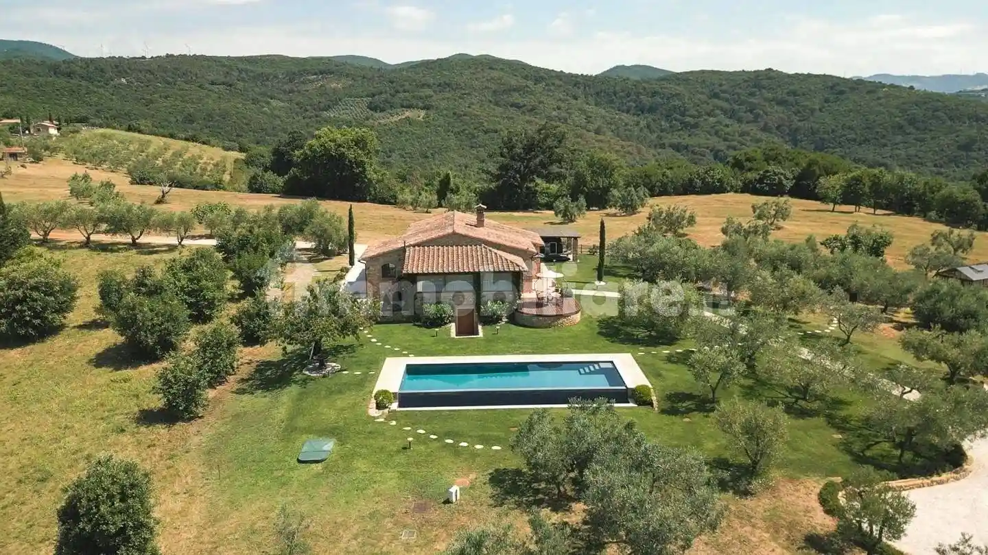 Villa in vendita a Riparbella