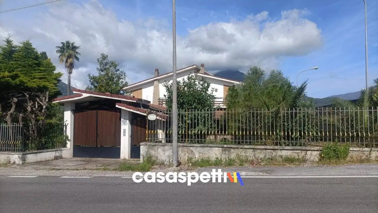 Villa in vendita a Giffoni Sei Casali