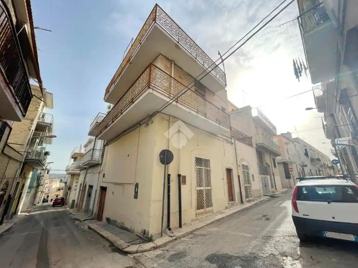 Casa indipendente in vendita a Canosa di Puglia