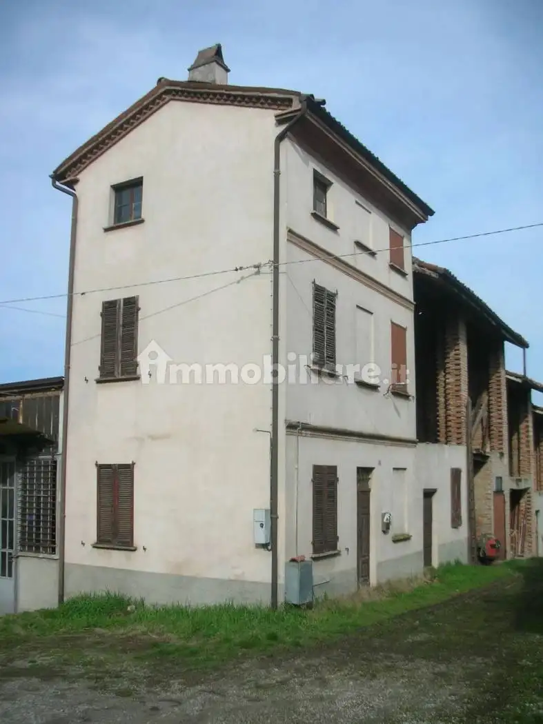 Rustico - Casale in vendita a Zenevredo