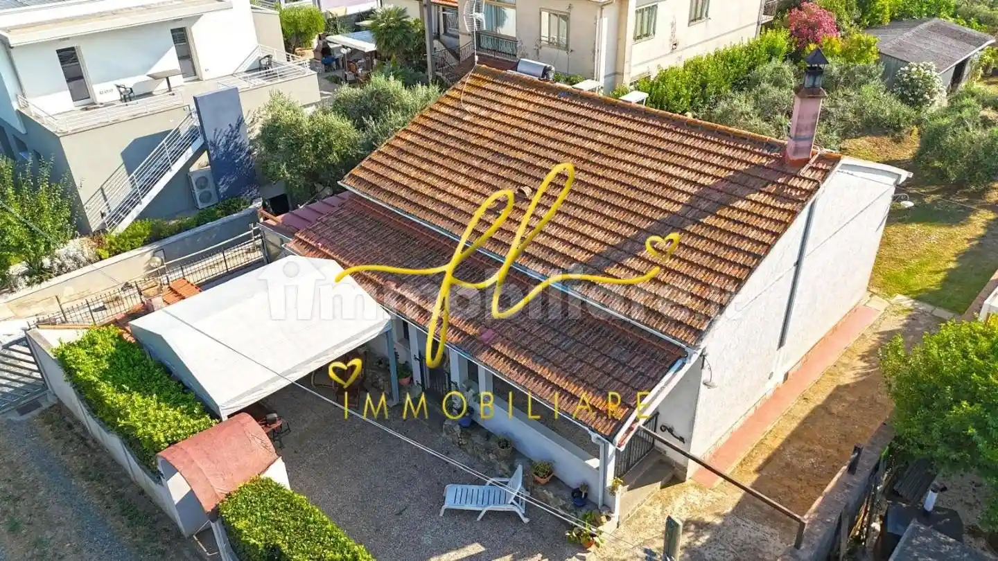 Villa in vendita a Cecina