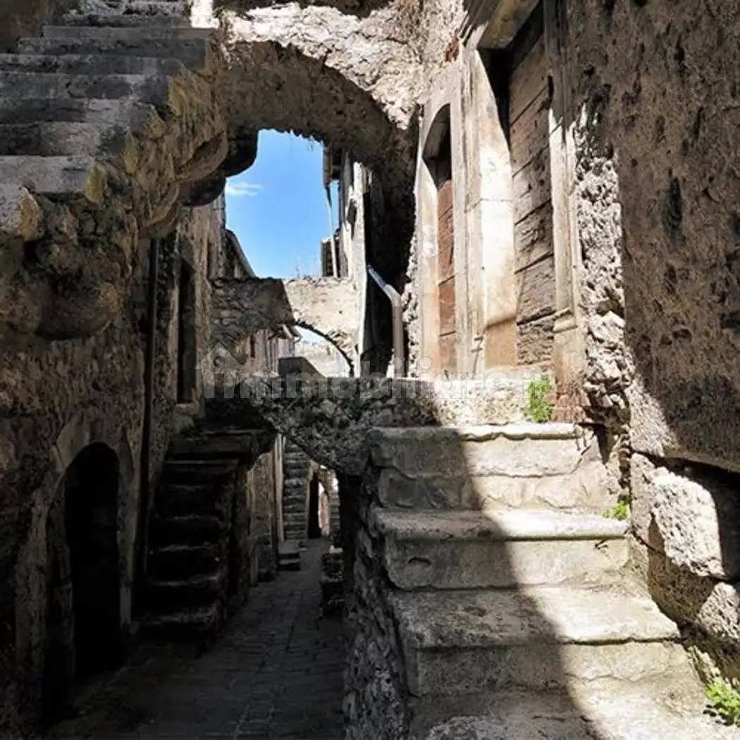 Appartamento via Del Forno No Number, Castelvecchio Calvisio - foto 2