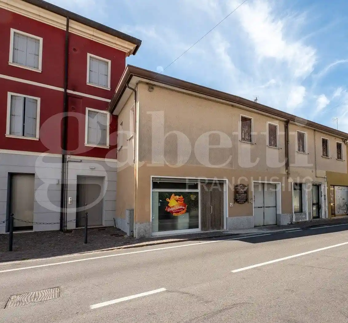 Palazzo - Edificio in vendita a Tribano