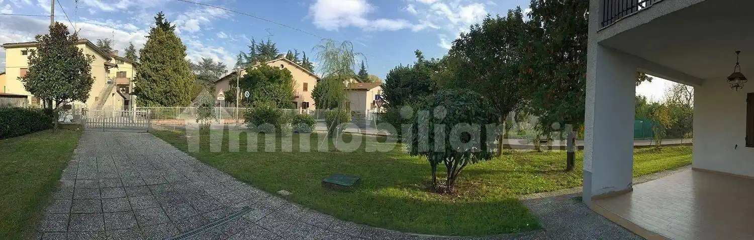 Villa in vendita a Reggio Emilia