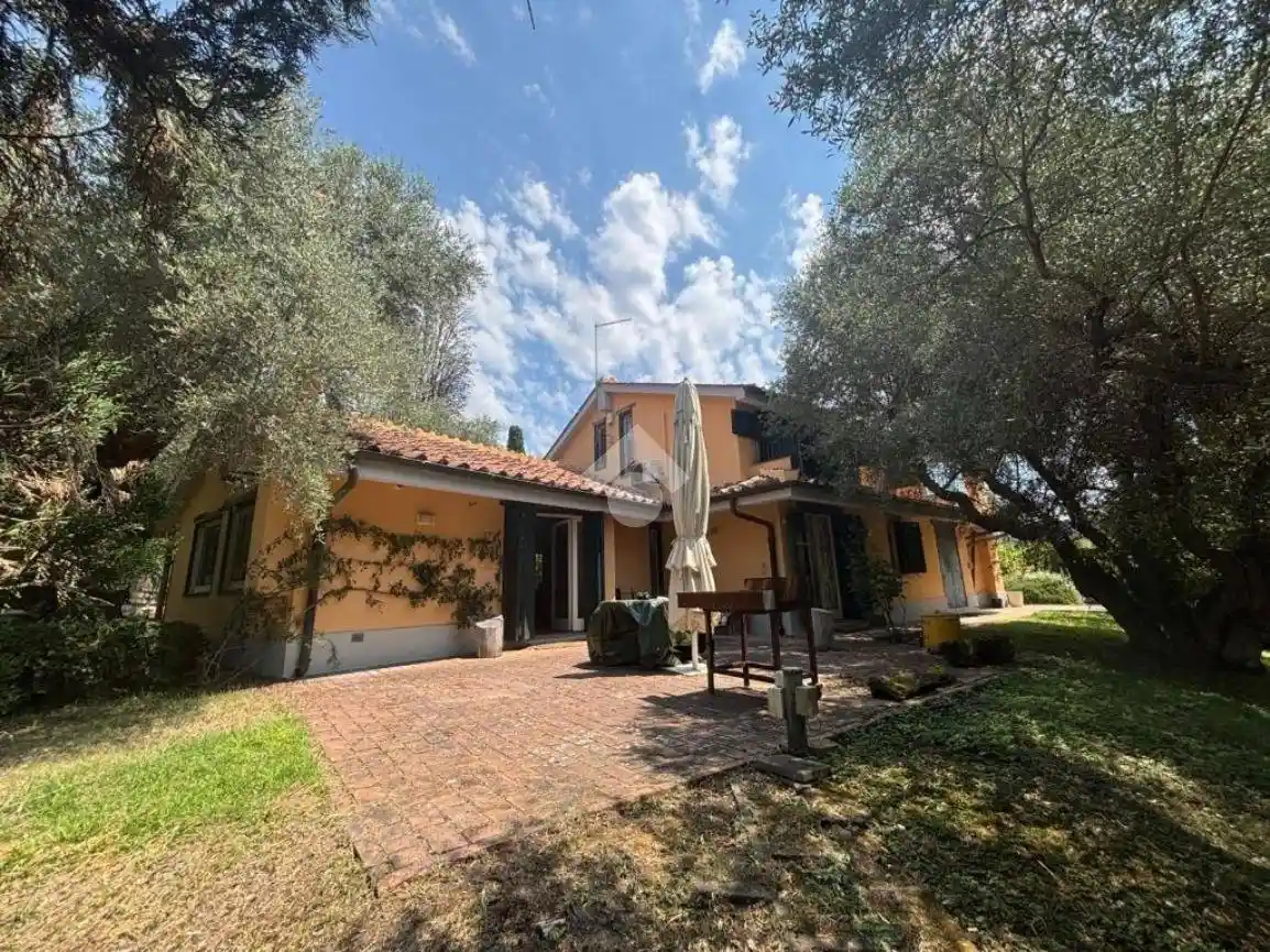 Villa in vendita a Castelnuovo di Porto