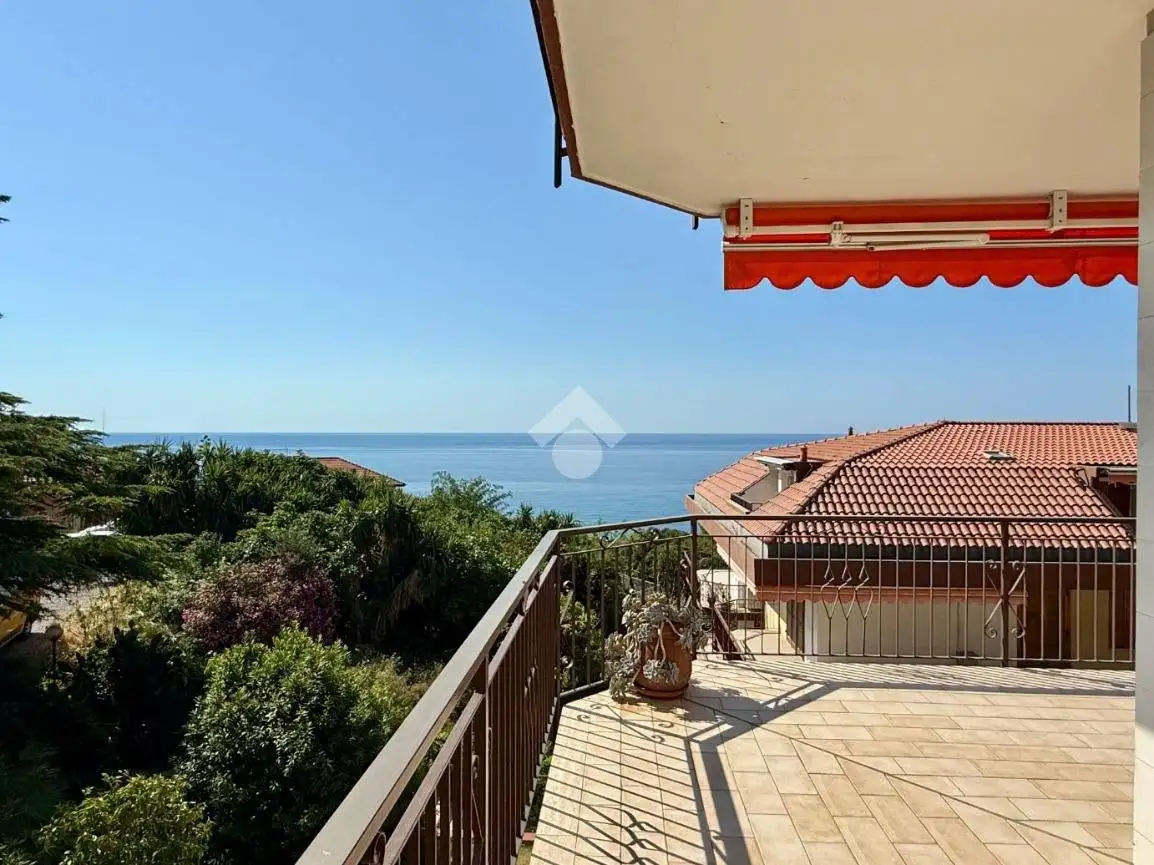 Bilocale via piani paorelli 21, Piani Paorelli, Costarainera - foto 2