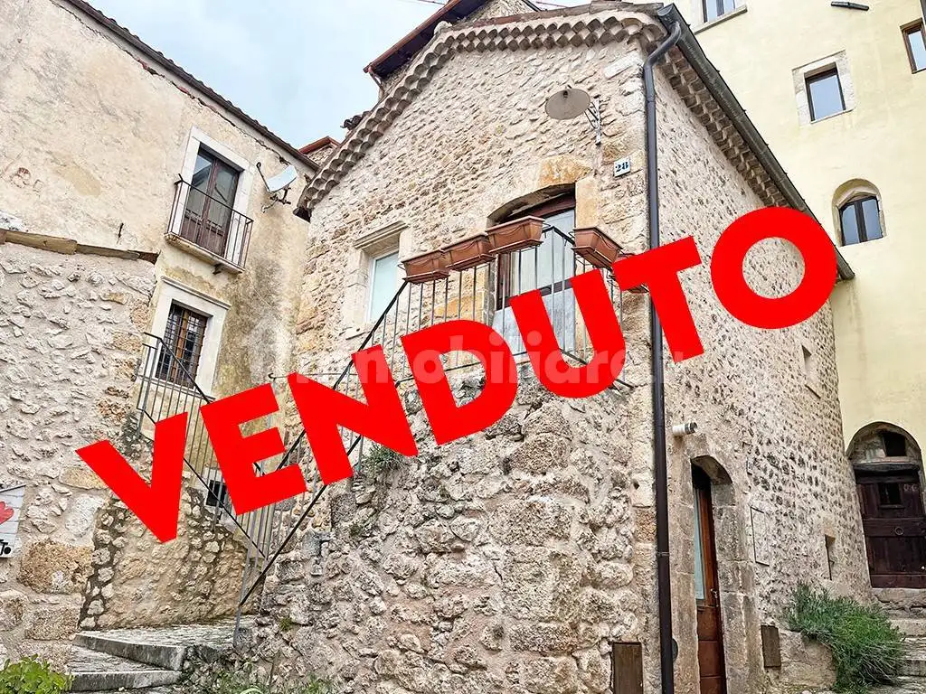 Casa indipendente in vendita a Santo Stefano di Sessanio
