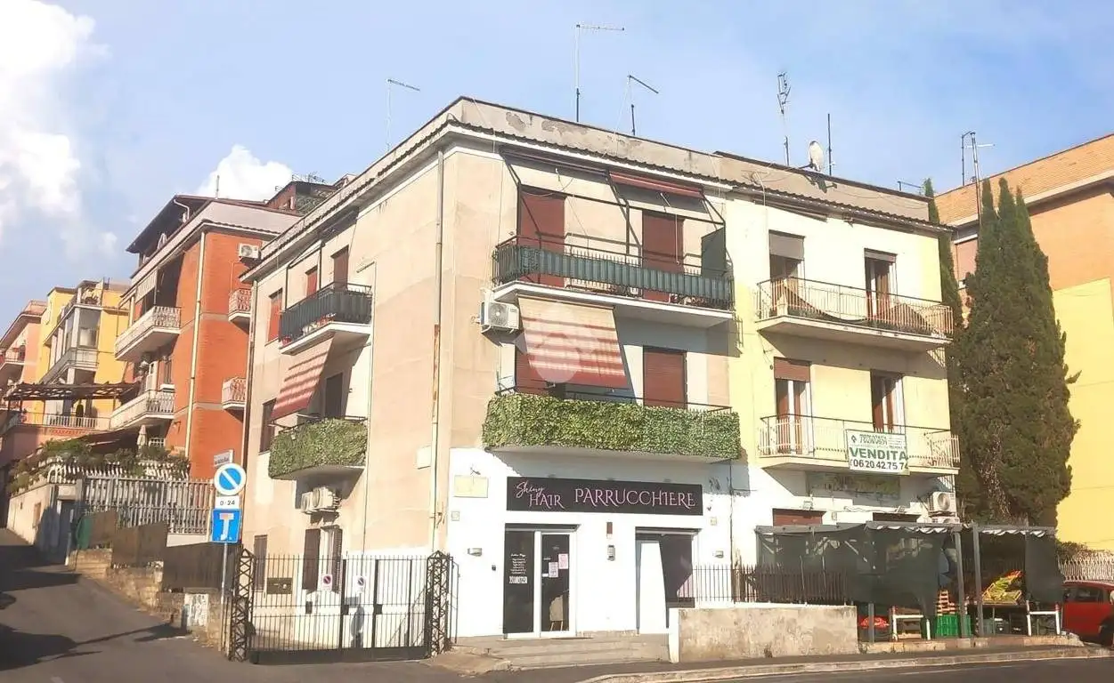 Appartamento in vendita a Roma