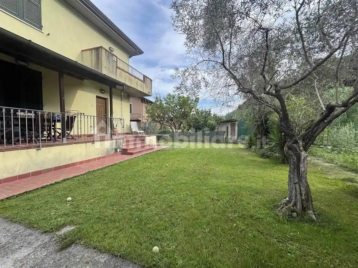 Casa indipendente in vendita a Sarzana