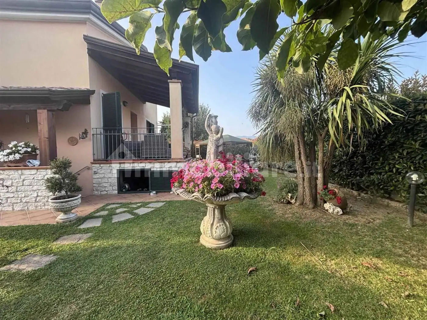 Villa in vendita a Sarzana