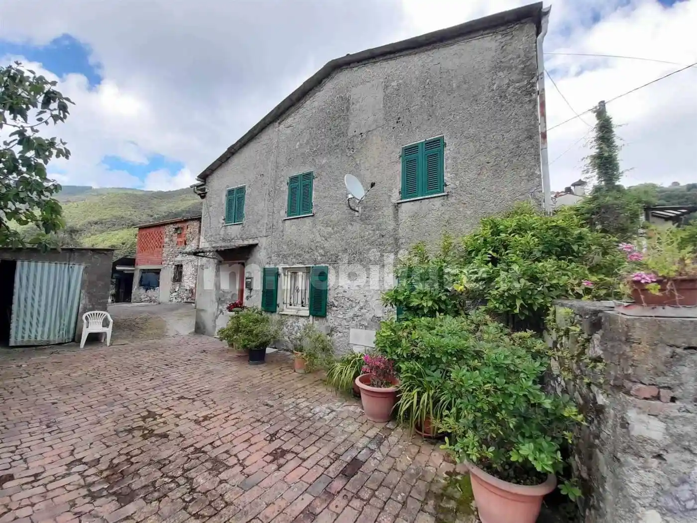 Casa indipendente in vendita a Sarzana