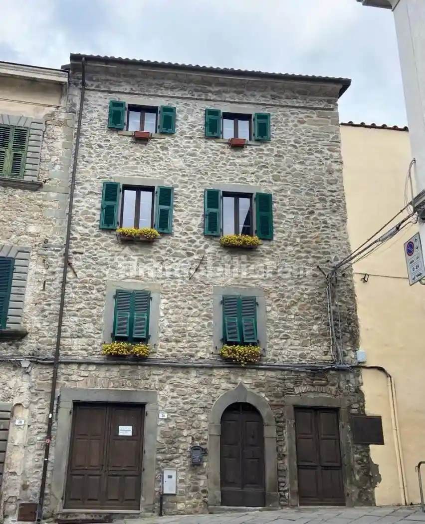 Palazzo - Edificio in vendita a Fivizzano