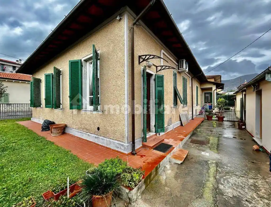 Casa indipendente in vendita a Pietrasanta