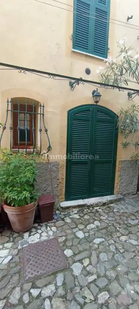 Casa indipendente in vendita a Vezzano Ligure