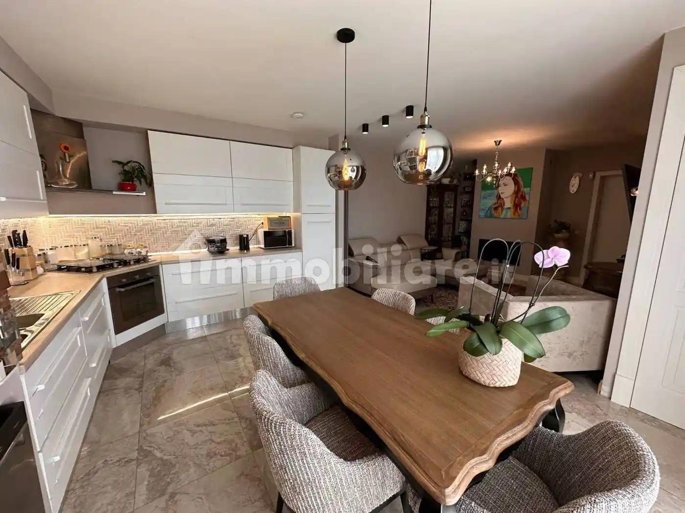 Casa indipendente in vendita a Luni