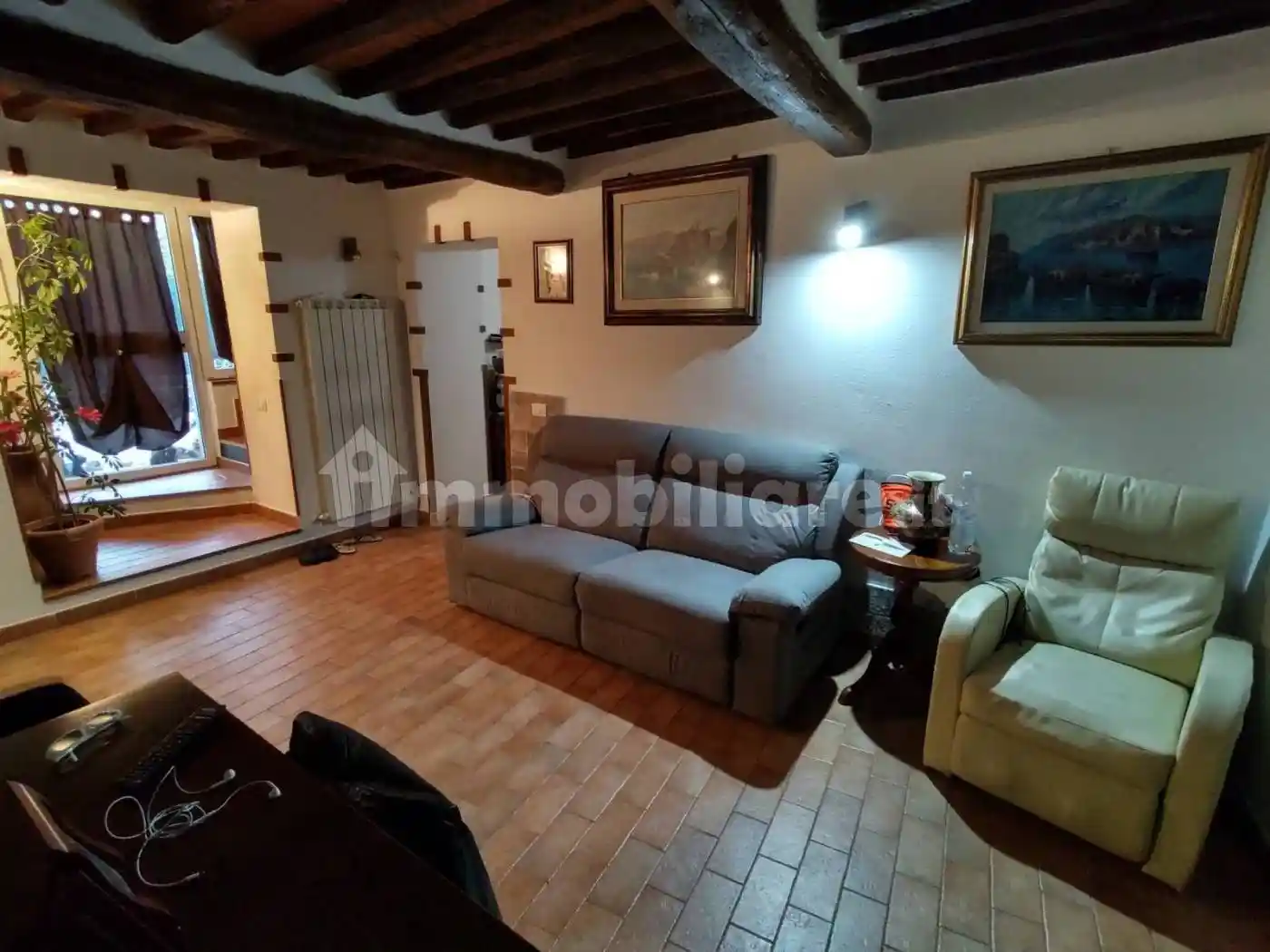 Casa indipendente in vendita a Massa