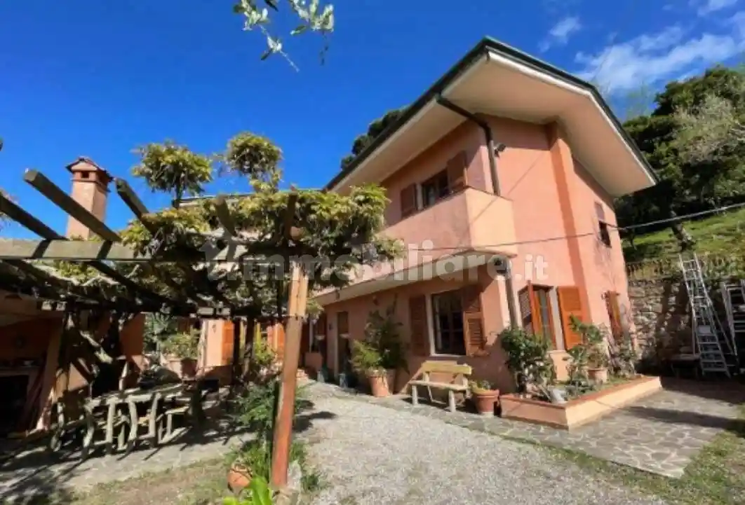 Villa in vendita a Fosdinovo