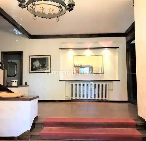 Villa in vendita a Montecatini-Terme