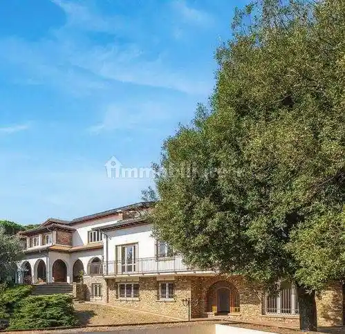 Villa in vendita a Montecatini-Terme