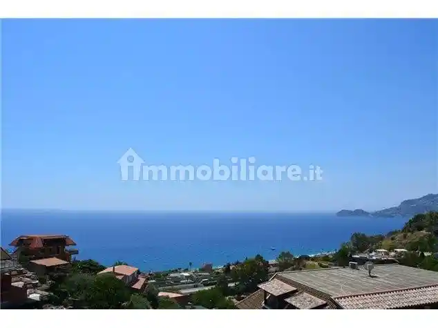 Appartamento in vendita a Letojanni